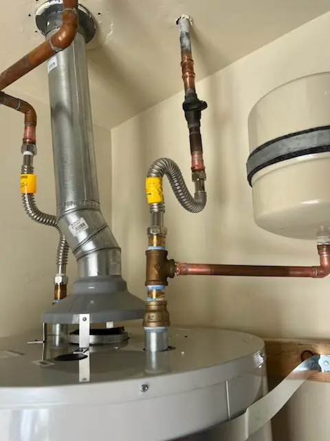 Water heater installation and plumbing repair in McDowell Ranchos